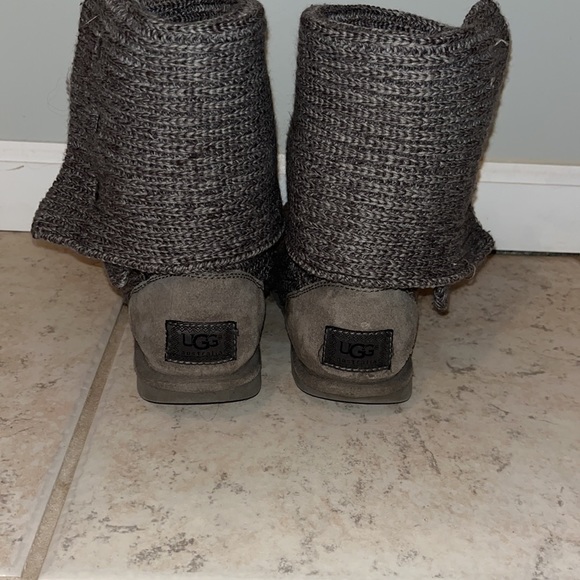 Grey Knit Uggs - Picture 4 of 5